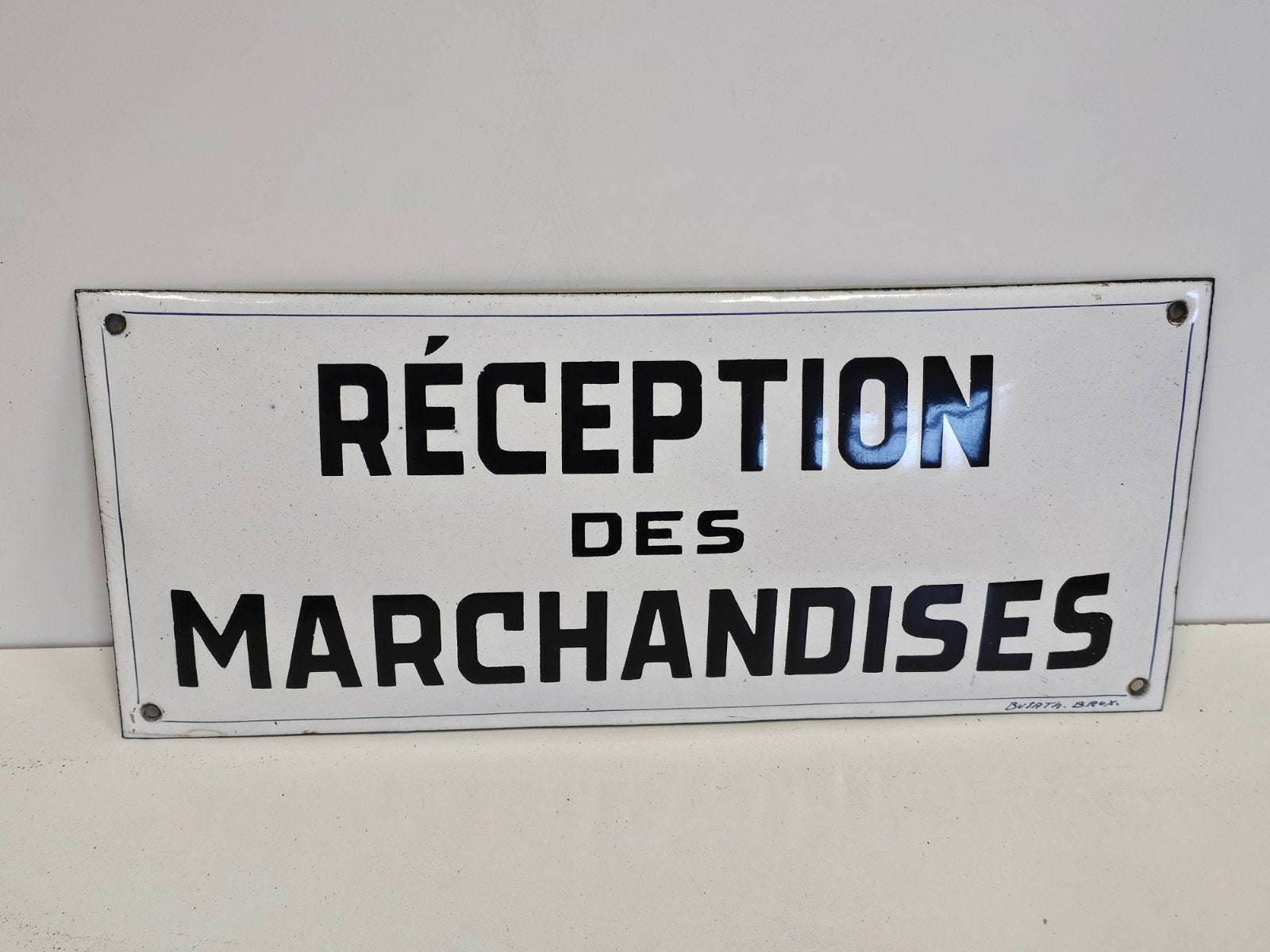 geëmailleerd  bord met zwarte Franse tekst "RÉCEPTION DES MA, Antiek en Kunst, Ophalen of Verzenden