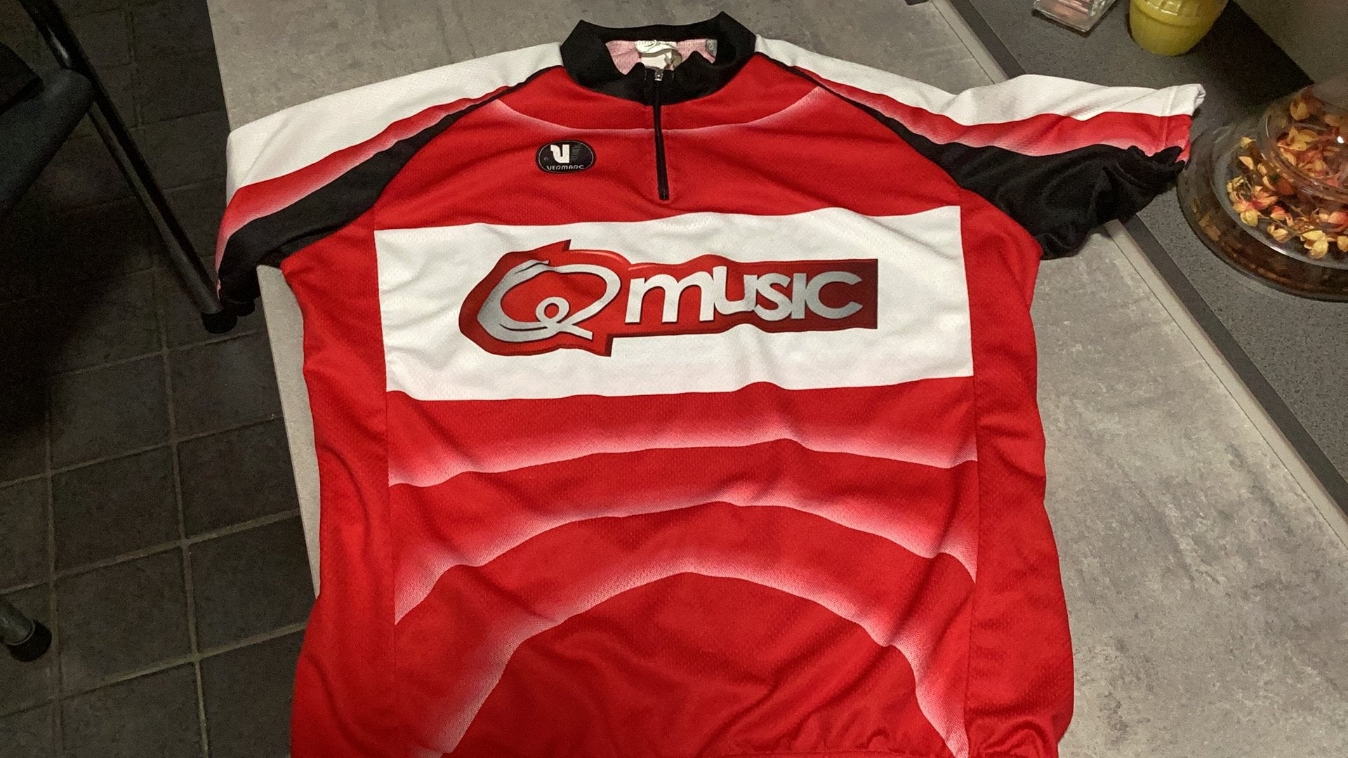 Koerstrui Q Music, Ophalen, Zo goed als nieuw, L
