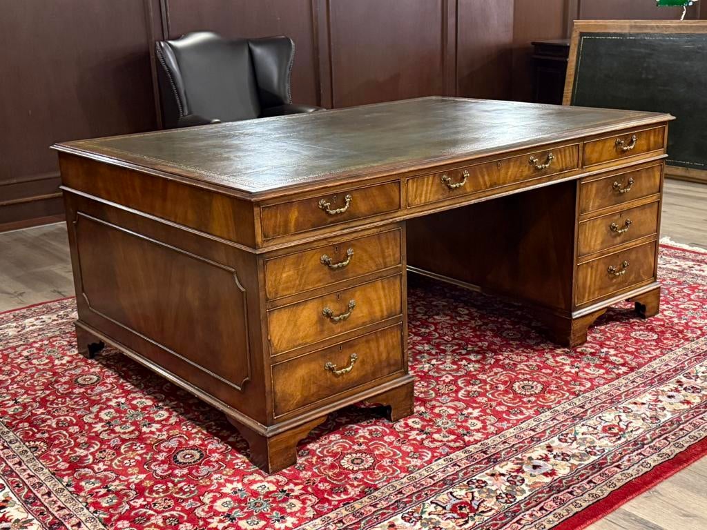 Klassiek Engels bureau (partnerdesk) #657, Huis en Inrichting, 122 cm, Hout, Bruin, Ophalen of Verzenden