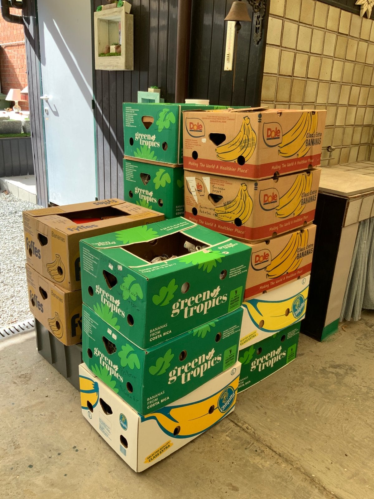 Lot bananendozen met super goed gerief voor rommelmarkten, Divers, Enlèvement, Utilisé