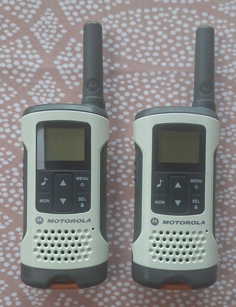 Lot de 2 Talkie-Walkie Motorola, Enlèvement ou Envoi, Utilisé, 5 à 15 km, Talkie-walkie ou Walkie-talkie