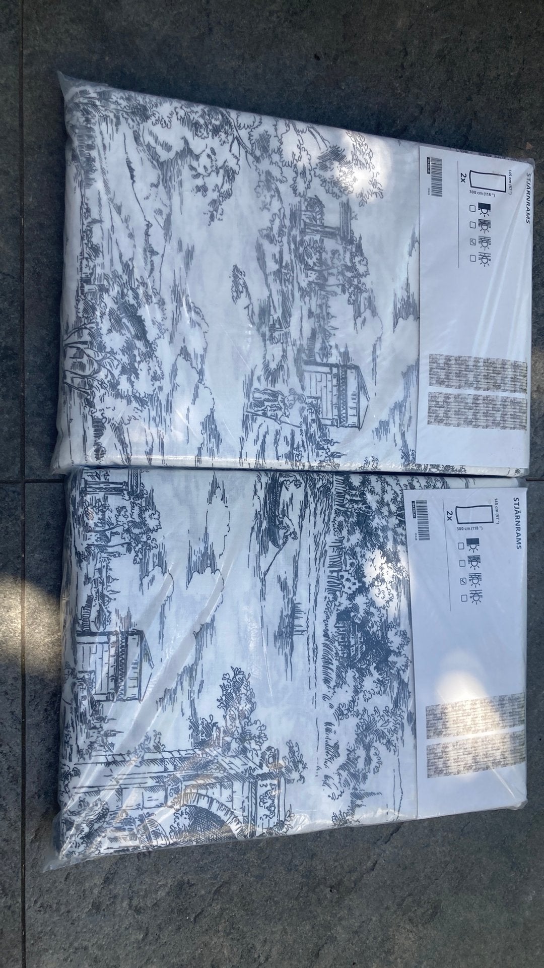 2 paires de rideaux Ikea (145*300*4), Maison & Meubles, Ameublement | Rideaux & Stores à lamelles, IKEA, Enlèvement ou Envoi, Comme neuf
