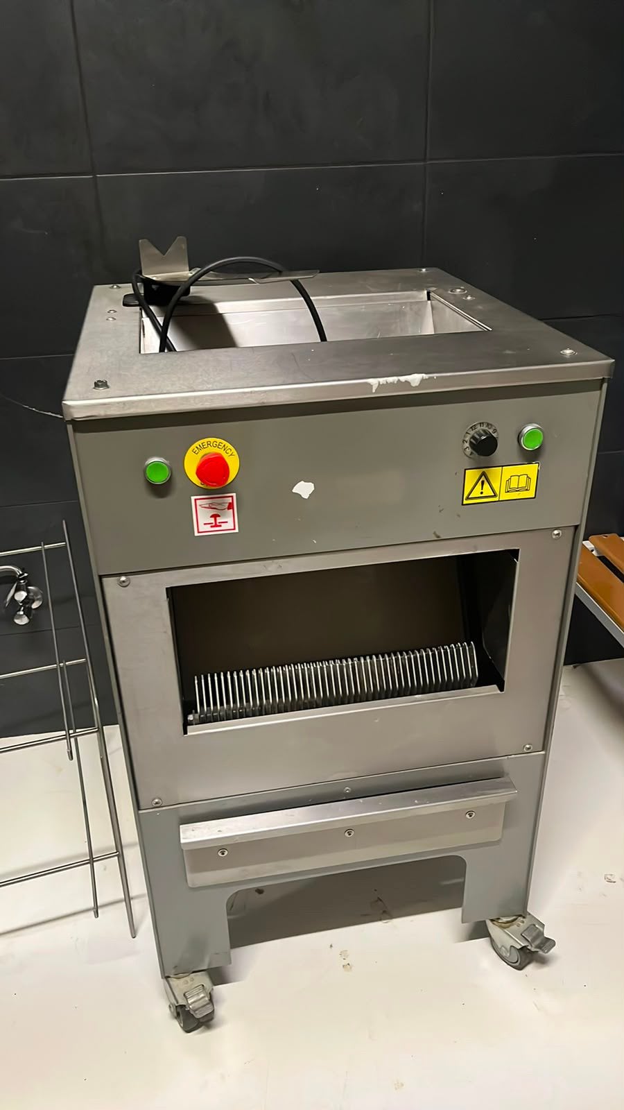 Broodsnijmachine 220V, Zakelijke goederen, Ophalen