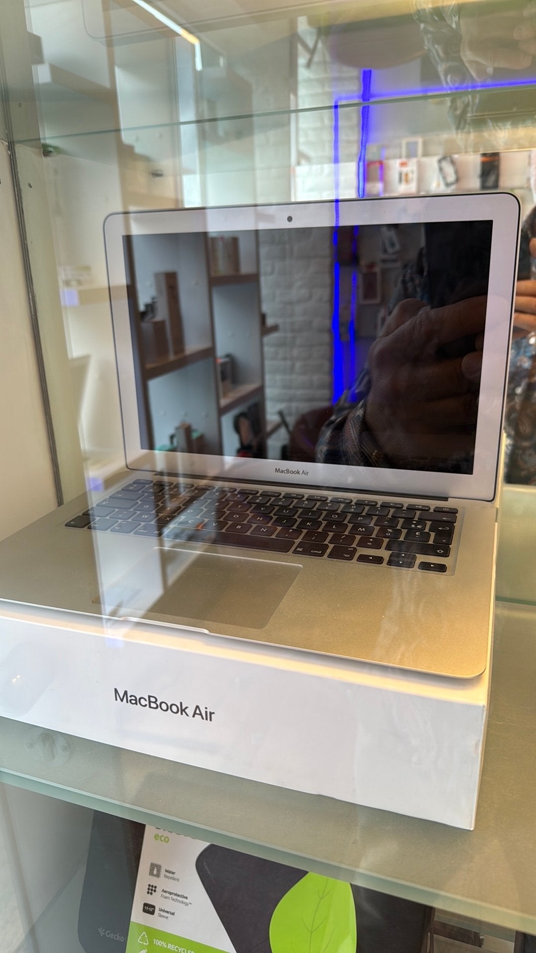 Macbook Air, Ophalen, Zo goed als nieuw