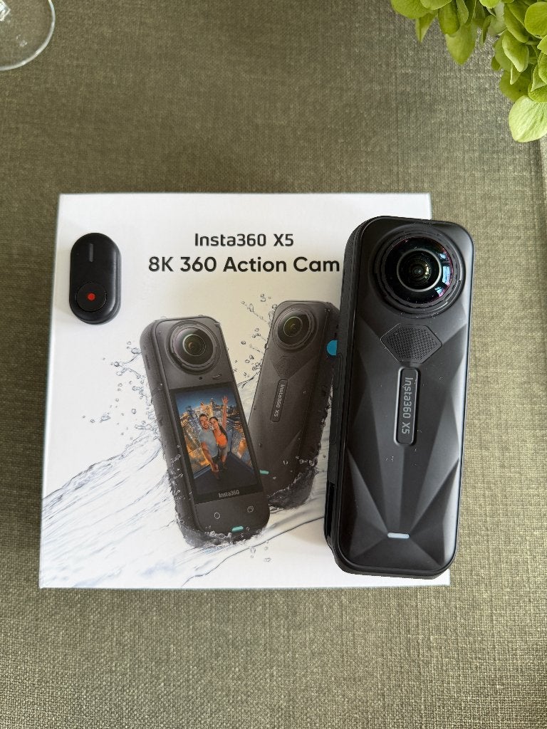 insta 360 x5 8k camera + gratis wireless controller, TV, Hi-fi & Vidéo, Enlèvement, Comme neuf, Autres marques