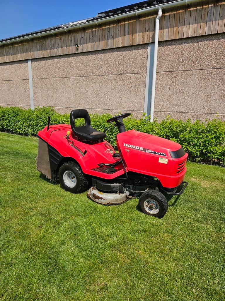 Zitmaaier Honda 2114 V-twin hydrostaat, Tuin en Terras, Ophalen