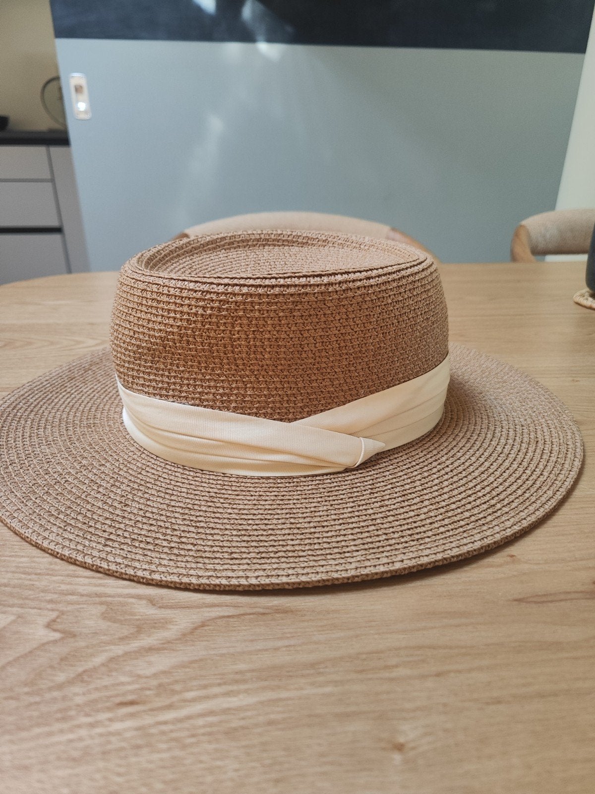zonnehoedje met strik rieten hoedje beige, Ophalen of Verzenden, Nieuw, One size fits all
