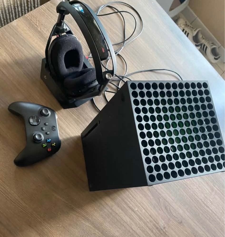 Xbox series x met doos - headset astro a50 met doos, Games en Spelcomputers, Ophalen, Zo goed als nieuw, Xbox Series X