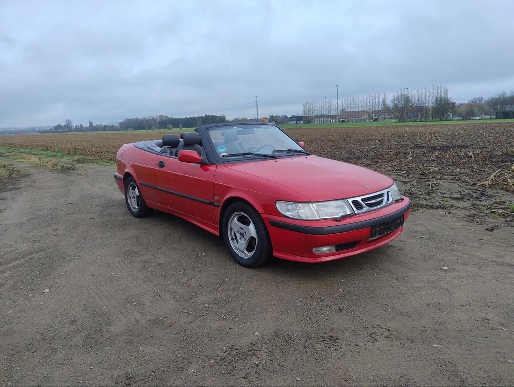 Mooie Saab 9.3 SE Cabrio in Imola Red benzine 1998, Autos, Saab, Cruise Control, Cabriolet, Boîte manuelle, Noir