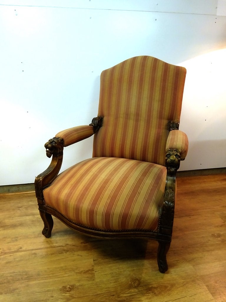 Oude Engelse lounge-chair met leeuwenkoppen, Antiek en Kunst, Antiek | Meubels | Stoelen en Sofa's, Ophalen
