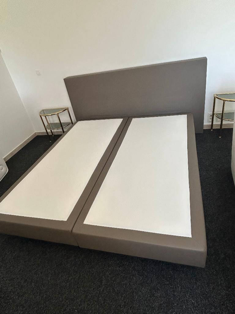 Sommier « aspect cuir » avec matelas, Maison & Meubles, Gris, Comme neuf, Enlèvement, 180 cm