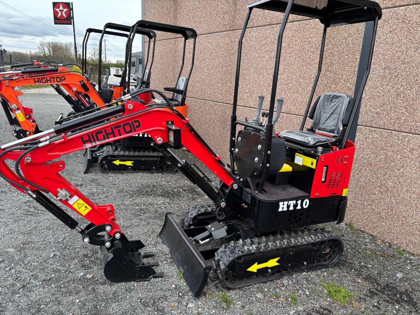 Mini pelle ht 10 diesel, Zakelijke goederen, Machines en Bouw | Kranen en Graafmachines, Ophalen of Verzenden, Graafmachine