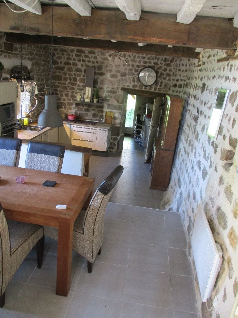 Maison accueillante, entièrement rénovée à Sauviat, Auvergne, Immo, 6 pièces, Maison d'habitation, 154 m², Ventes sans courtier