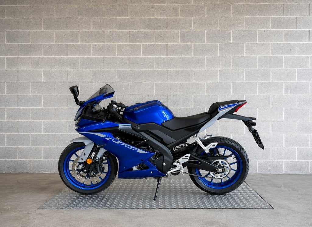 Yamaha YZF-R125 2021, Motoren, Occasion, 4 cilinders, 125 cc, 11 kW of minder