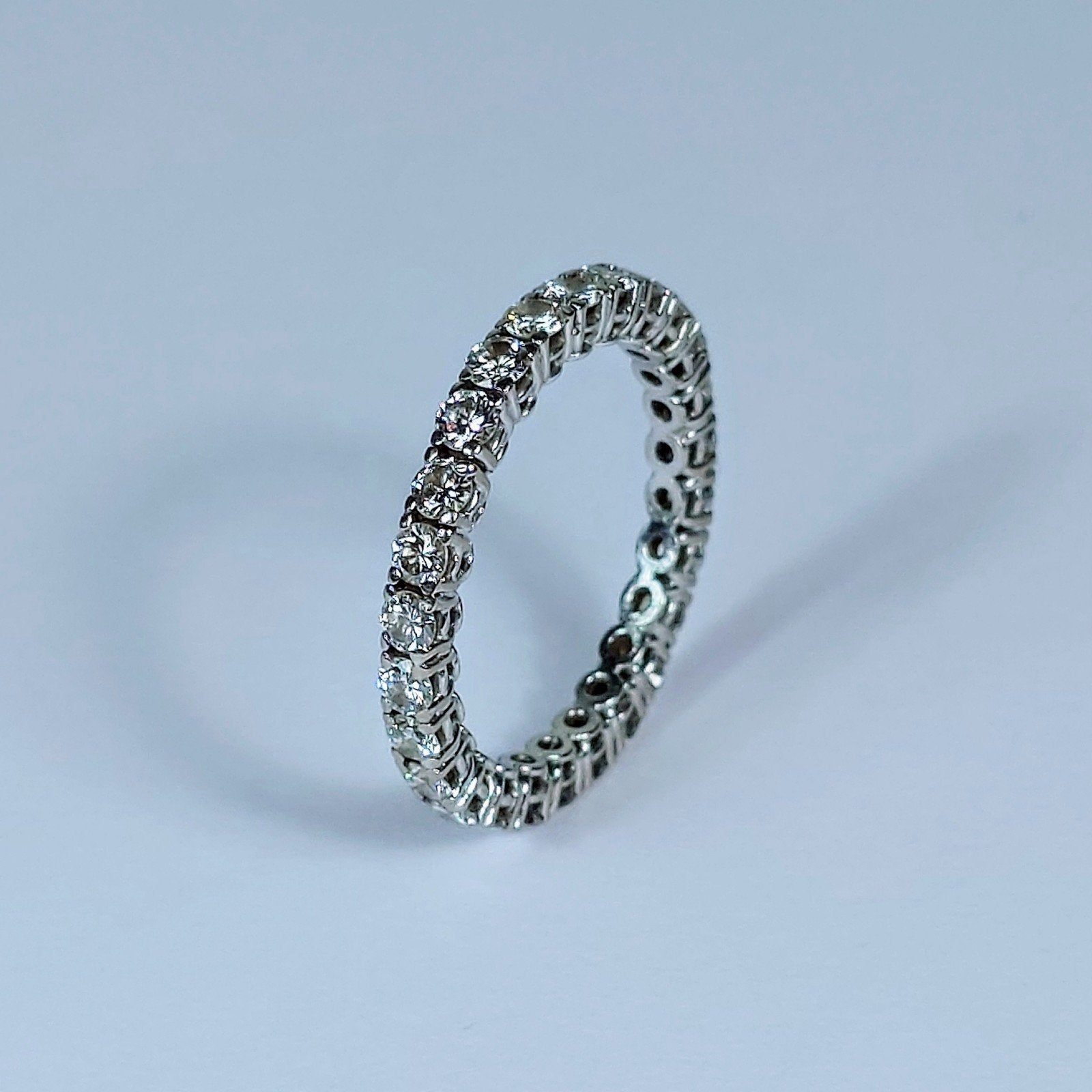 Witgouden alliance ring met diamanten , Handtassen en Accessoires, Ringen, Zo goed als nieuw, Dame, 18 tot 19, Wit, Goud, Met edelsteen