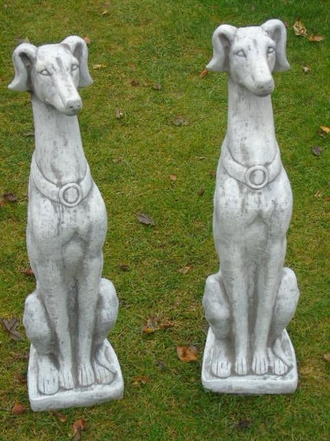 Gepatineerde stenen windhond, lees de aankondiging!, Tuin en Terras, Tuinbeelden, Nieuw, Dierenbeeld, Steen, Ophalen