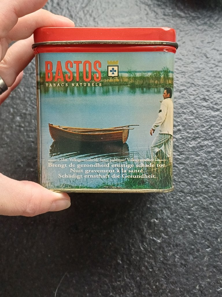 Vintage - boîte à tabac naturelle Bastos en métal, Collections, Enlèvement ou Envoi, Utilisé, Boite à tabac ou Emballage