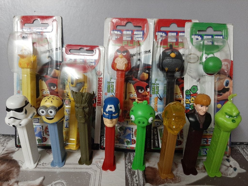 13 Distrubuteurs Pez, Enlèvement ou Envoi, Comme neuf