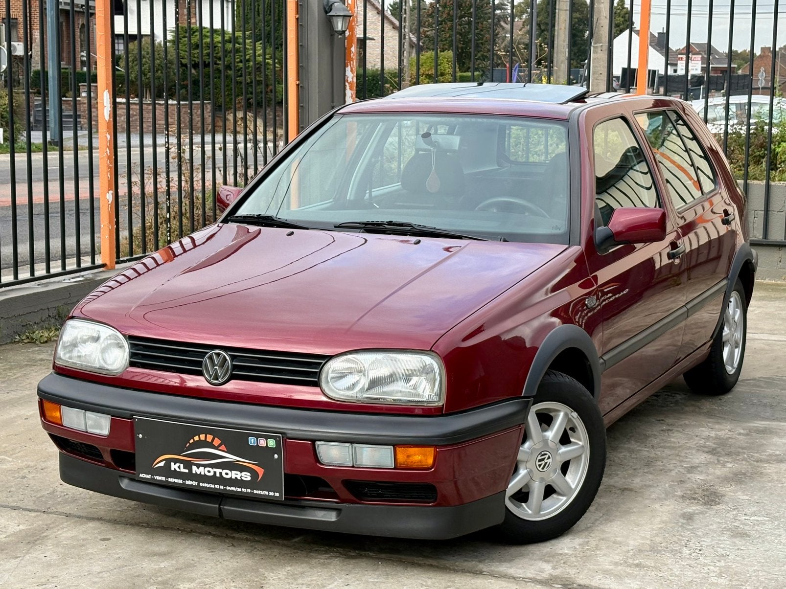 VW GOLF III 1.6i ESSENCE 147 000KM CARPASS OLDTIMER ANCÊTRE, Autos, Rouge, Achat, Entreprise, Boîte manuelle