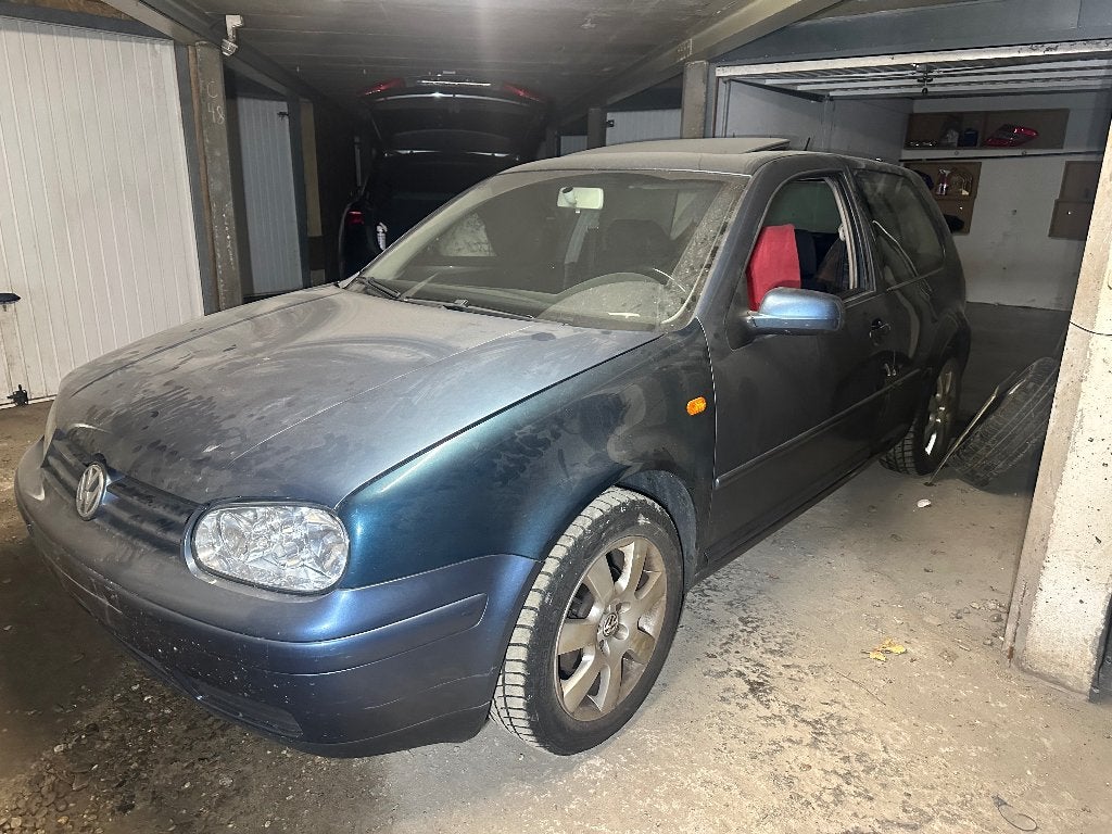 Volkwagen golf 4 1.6 benzine, Autos, Volkswagen, Achat, Boîte manuelle, Toit ouvrant, Noir