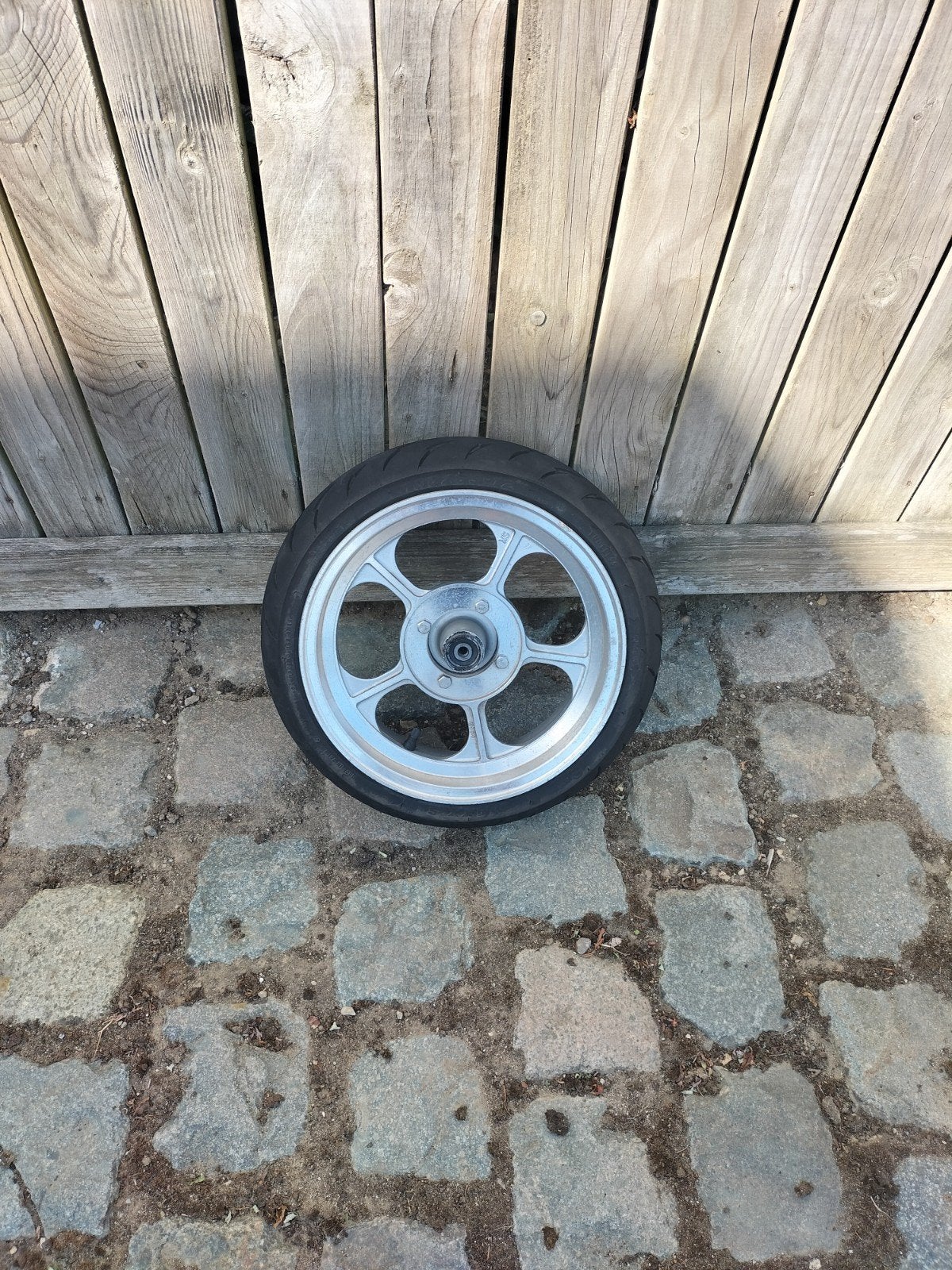 dax falcon velg, Enlèvement