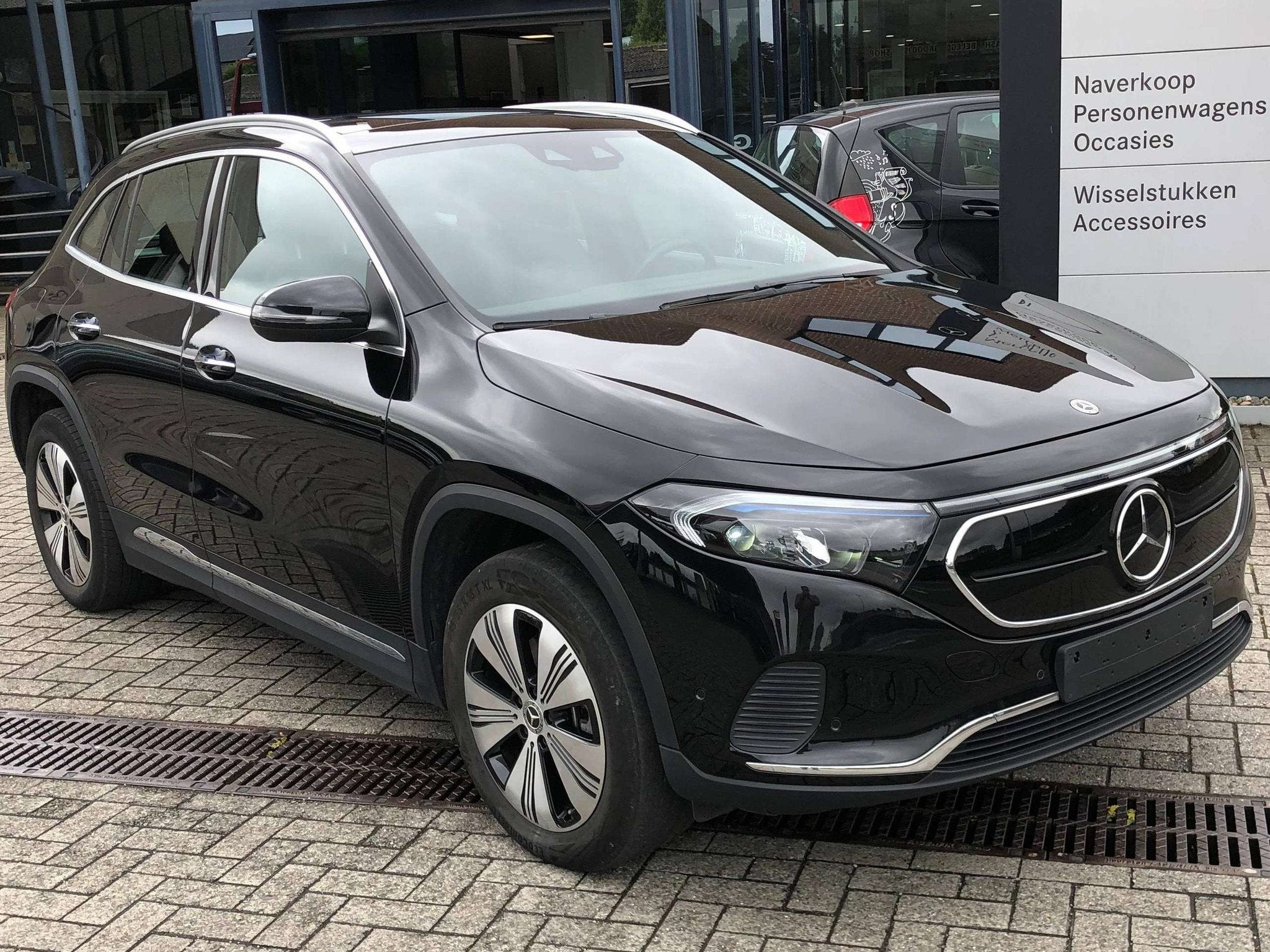 Mercedes-Benz EQA 300 4 Matic Panoramisch schuifdak, Distron, Achat, Entreprise, Noir, 5 portes