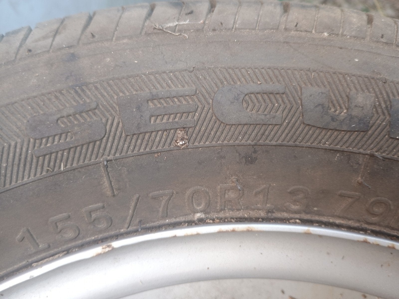 155/70R13 nieuw 4 stuks, Auto-onderdelen, Banden en Velgen, Ophalen, Band(en)