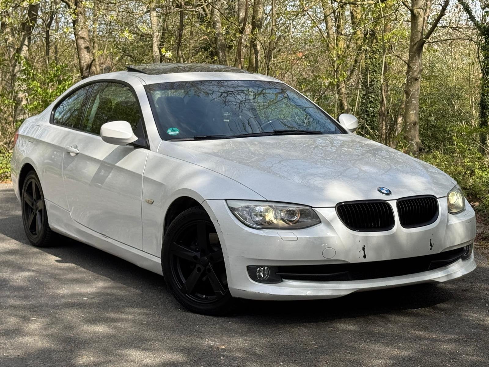 ️ BMW E92 FACELIFT 320D, Auto's, Automaat, Zwart, Wit, Leder