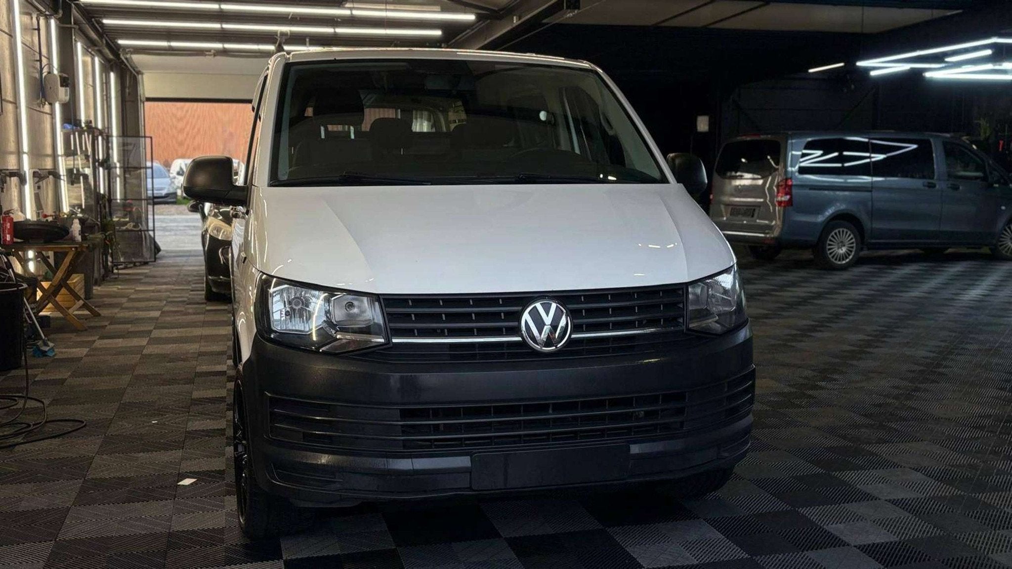 Volkswagen T6 Transporter 2.0 TDi Dubbel cabine 5-zitplaatse, Auto's, 4 deurs, Gebruikt, Zwart, 4 cilinders