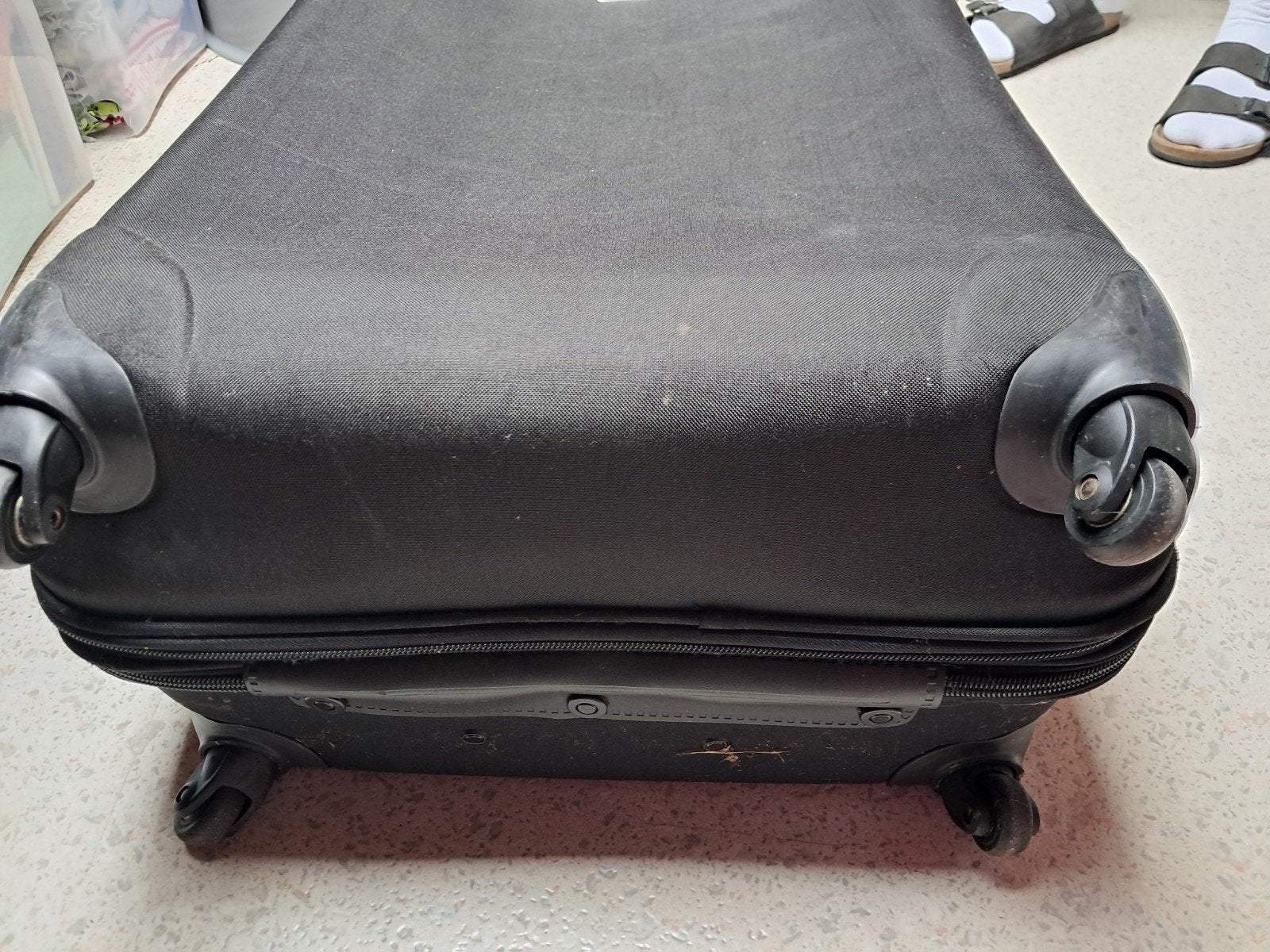 Twee grote valiezen,  tot 30 kg . Worden samen verkocht!, Ophalen