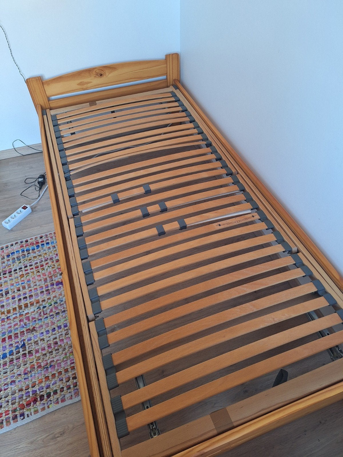 1 persoons bed (grenen) 90 x 200, Huis en Inrichting, Ophalen, 90 cm, Eenpersoons, Zo goed als nieuw