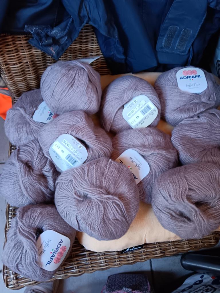 11 x bruine wol "adriafil", Ophalen