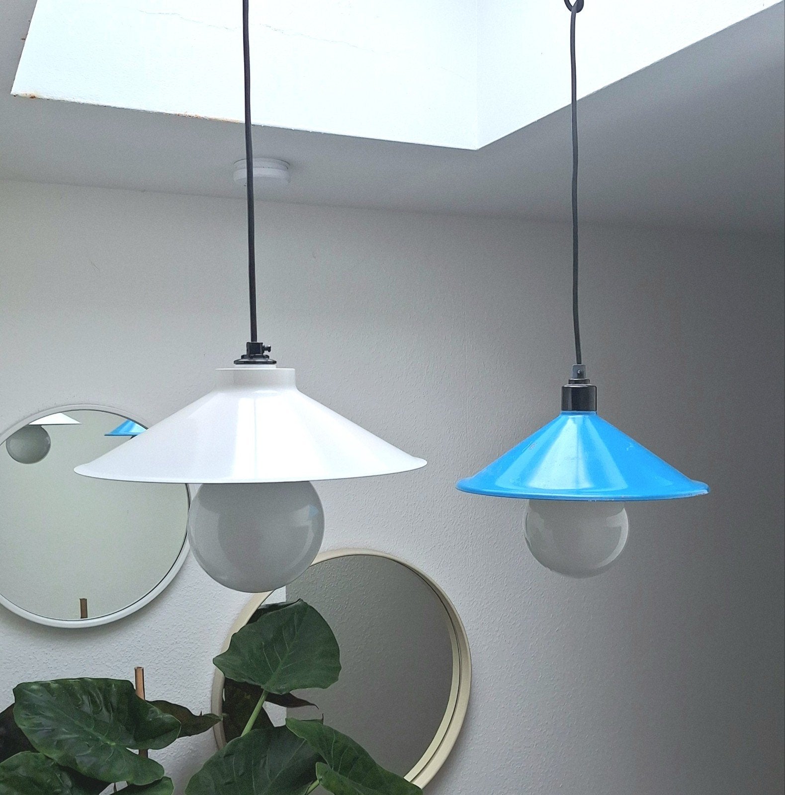 2 retro hanglampen, Huis en Inrichting, Lampen | Hanglampen, Retro, vintage, Ophalen of Verzenden, Zo goed als nieuw, Metaal
