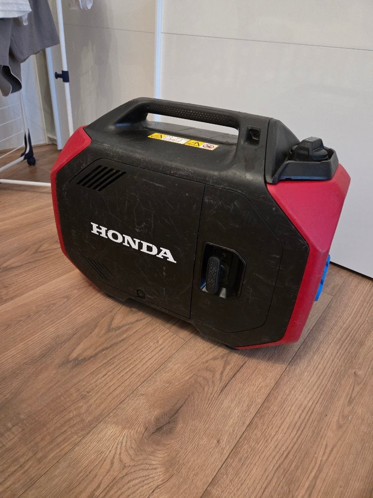 Honda EU32i aggregaat stroomgroep EU32i, Doe-het-zelf en Bouw, Aggregaten, Gebruikt, Benzine, Ophalen of Verzenden, Geluidgedempt