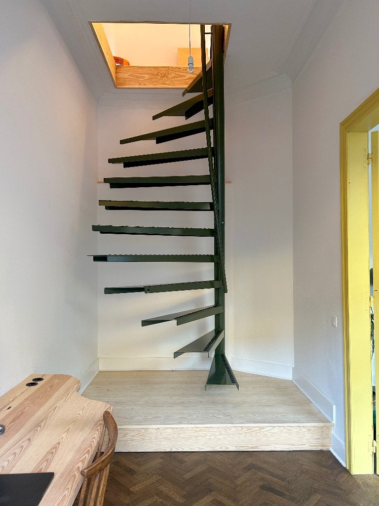 Draaitrap EeStairs, 354 cm hoogte (Zo goed als nieuw), Ophalen, Zo goed als nieuw, Trap, 2 tot 4 meter