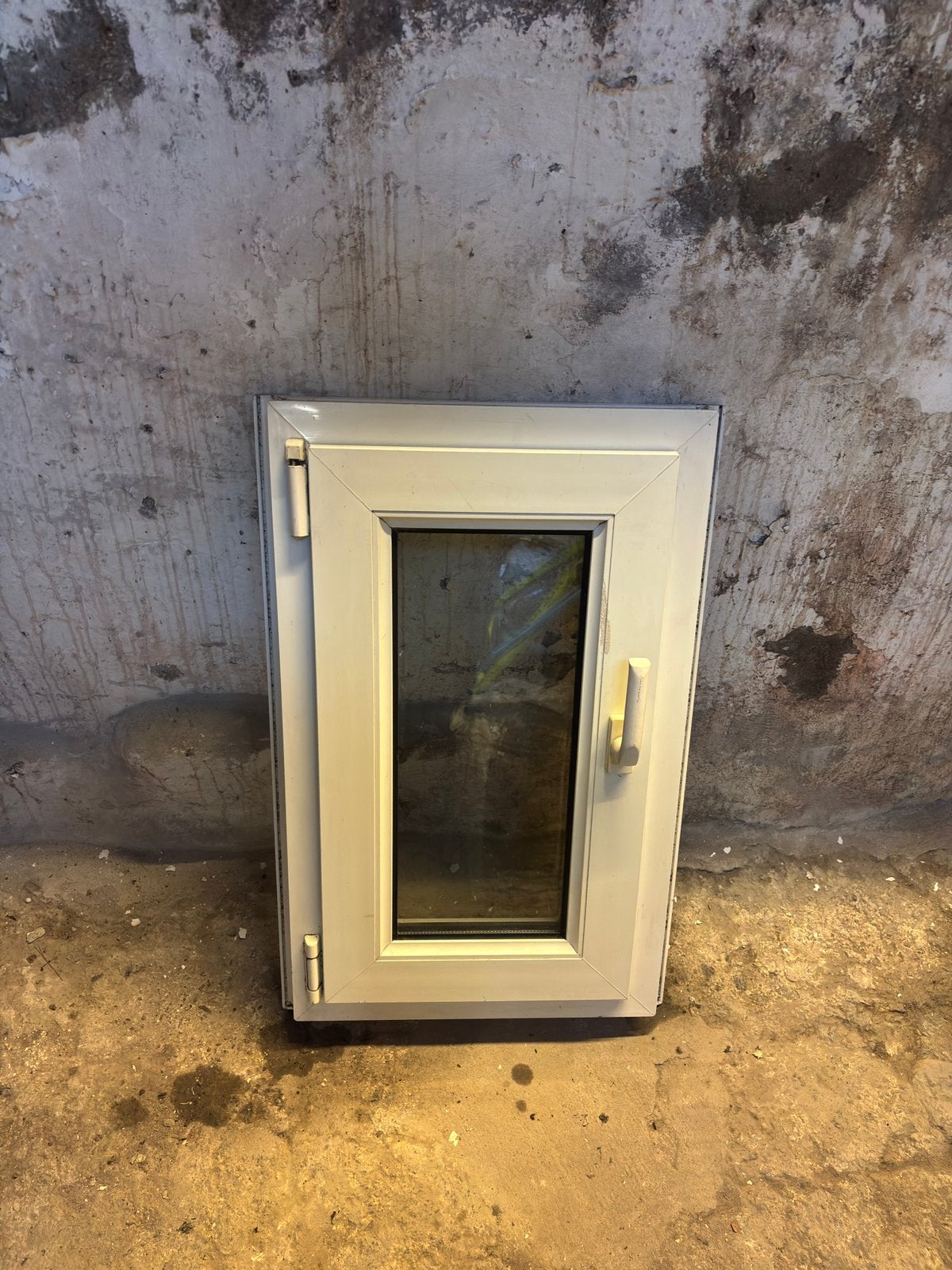 Fenêtre PVC blanche jamais posée – 74,5  47,5 cm, Bricolage & Construction, Vitres, Châssis & Fenêtres, Enlèvement
