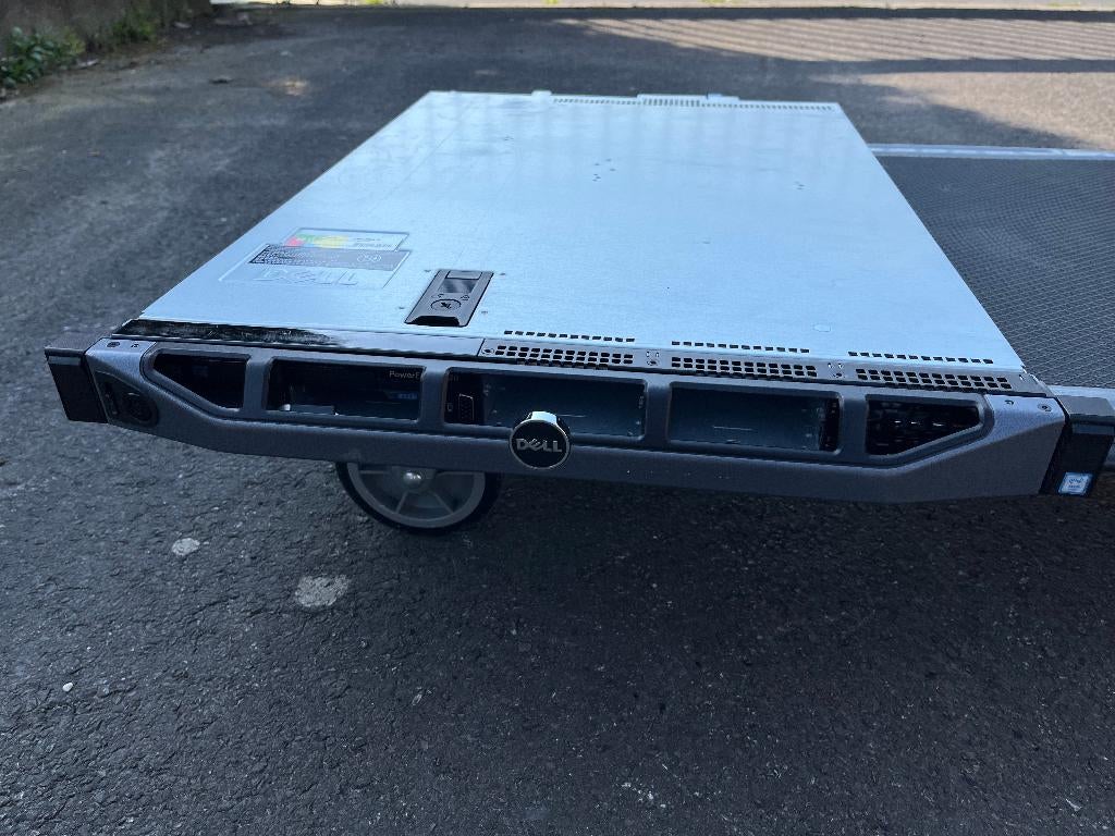 Serveur Dell PowerEdge R330 | Xeon E3 | 8 x SFF | PERC H330, Dell, Dell@dell.com, 8 GB, Reconditionné