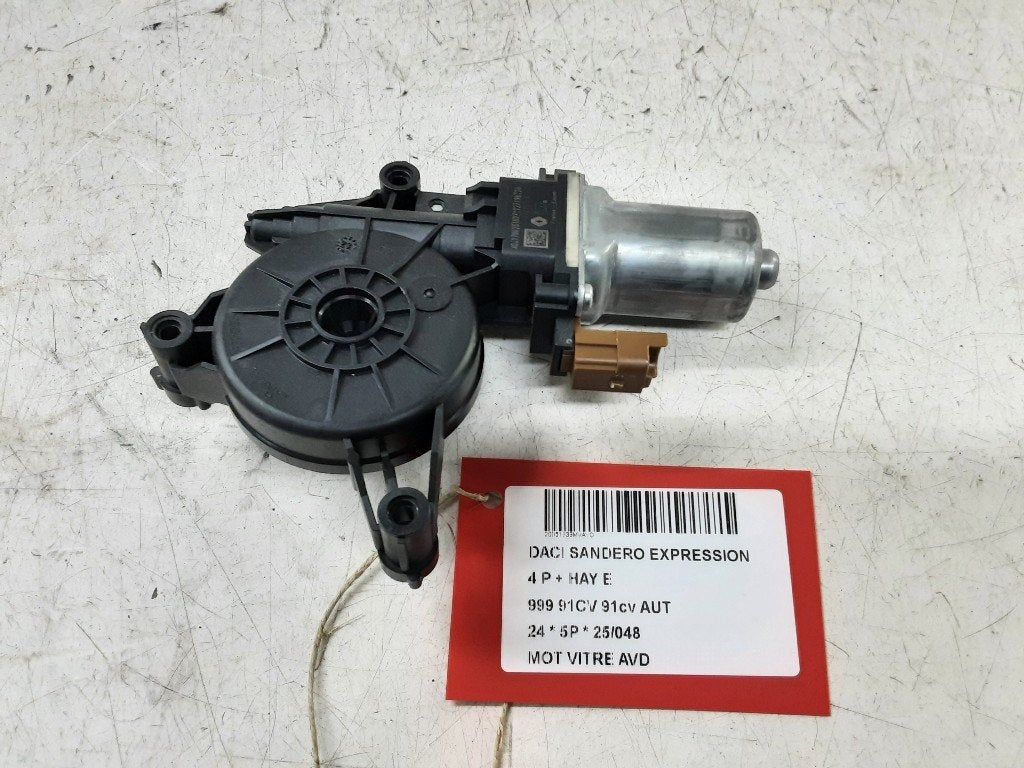 MOTEUR LEVE VITRE ELECTRIQUE AVANT DROIT Dacia Sandero III, Dacia, Renault Deutschland AG, Utilisé, Peter-Huppertz-Straße 5
51063  Köln, DE