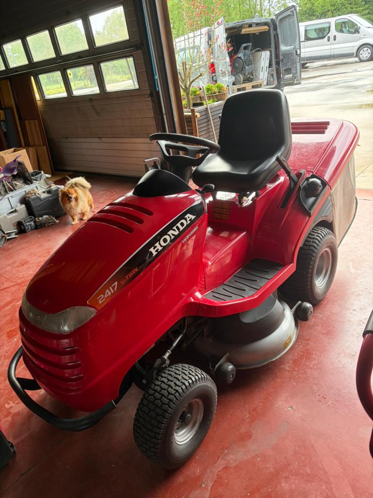 Honda v-twin 2417, Tuin en Terras, Ophalen, Zo goed als nieuw