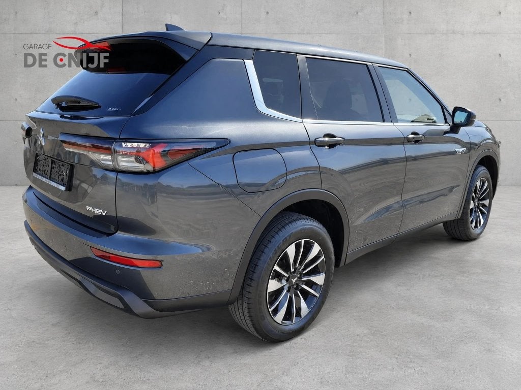 Mitsubishi Outlander intense PHEV nieuw daginschrijving, Auto's, Verwarmde buitenspiegels, Outlander, Bedrijf, 5 zetels