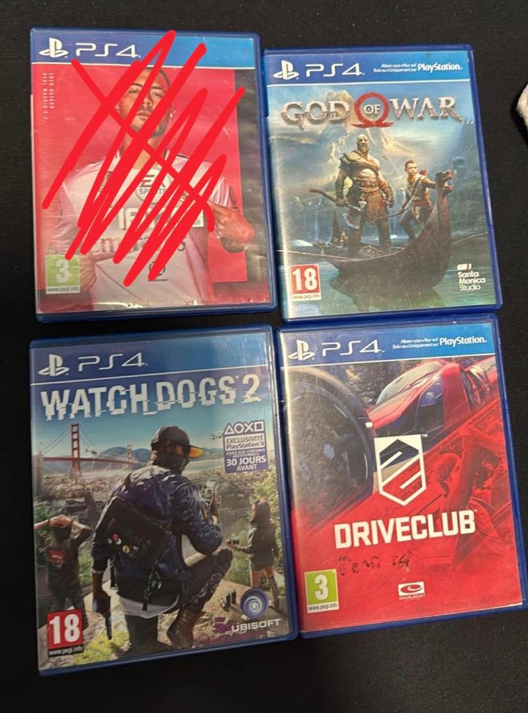 Trois jeux Playstation 4, Enlèvement