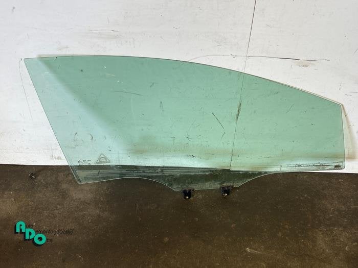 Vitre portière 4portes avant droite d'un Kia Rio (Rio 12-), Kia, -, 3 mois de garantie, Utilisé