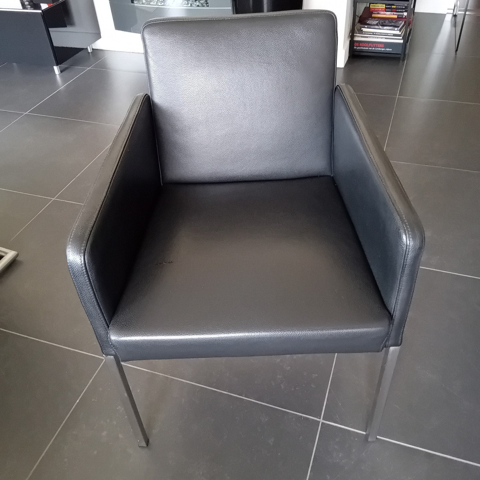 4 chaises de salon en cuir noir, Maison & Meubles, Enlèvement