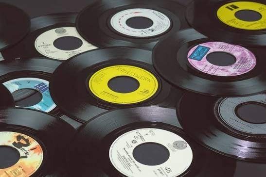 5000  VINYL LP'S & ENKELE SINGLES AANGEBODEN., Ophalen, LP, Gebruikt, Overige genres