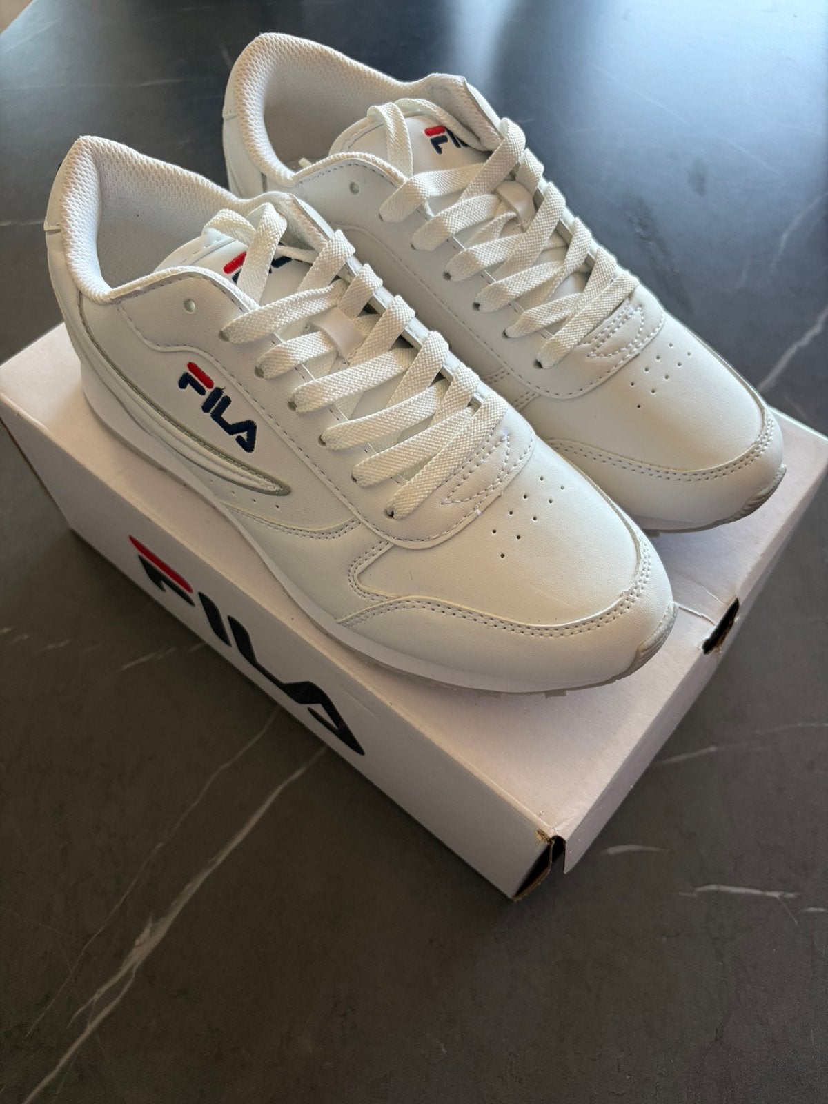 Sneakers FILA, Ophalen, Wit, Zo goed als nieuw, Sneakers