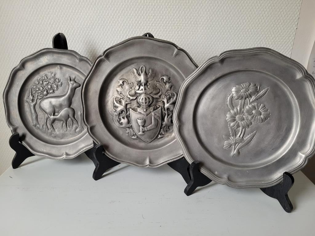 3 tinnen borden, Ophalen of Verzenden