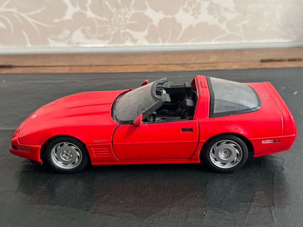 MAISTO Corvette ZR1 rouge échelle 1/18 — 1992, Hobby & Loisirs créatifs, Voitures miniatures | 1:18, Enlèvement ou Envoi, Utilisé
