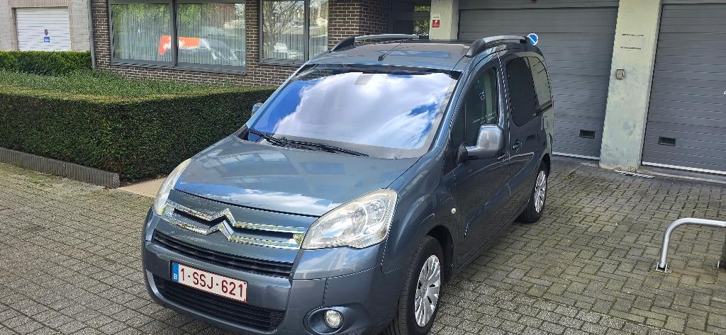 CITROËN BERLNGO 1.6 ESSENCE 1ER MAIN, Autos, Citroën, Entreprise, Boîte manuelle, Entretenue par le concessionnaire, Bleu