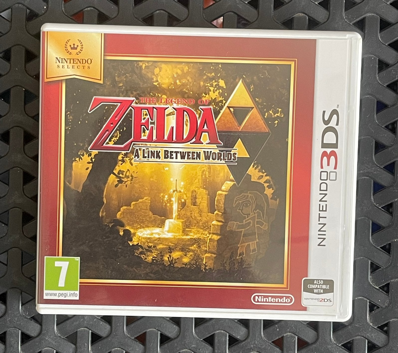 Zelda A Link Between Worlds Nintendo 3ds Game, Games en Spelcomputers, Ophalen of Verzenden, Zo goed als nieuw
