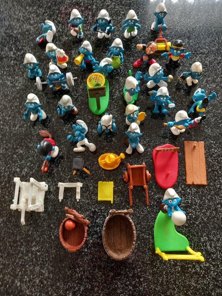 27 verschillende Smurfen + onderdelen, Ophalen, Zo goed als nieuw